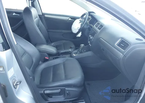 2013 Volkswagen Jetta 2.0L Tdi from USA, damaged, VIN 3VWLL7AJXDM382400